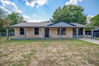 1037 Wilkes CIR, Smithville, TX 78957