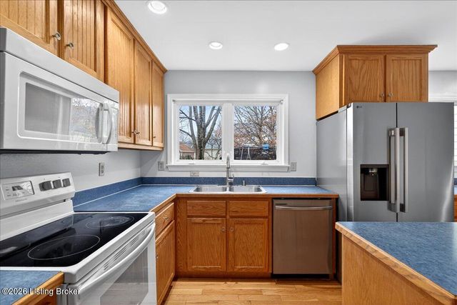 10105 Day Lilly Ct, Louisville, KY 40241