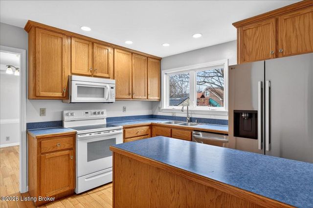 10105 Day Lilly Ct, Louisville, KY 40241