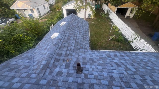 20760 Atlantic Avenue, Warren, MI 48091