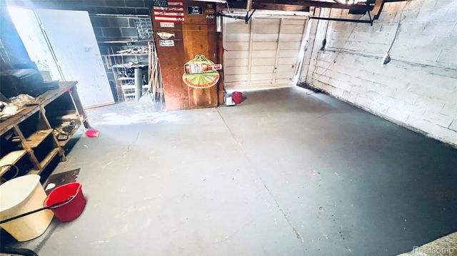 20760 Atlantic Avenue, Warren, MI 48091