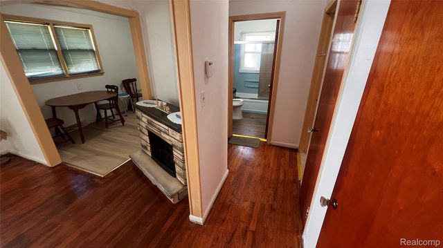 20760 Atlantic Avenue, Warren, MI 48091