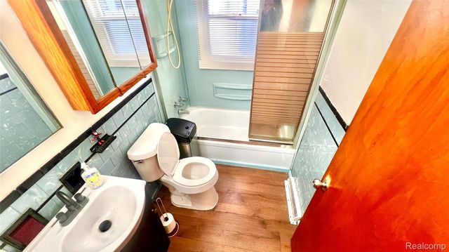 20760 Atlantic Avenue, Warren, MI 48091