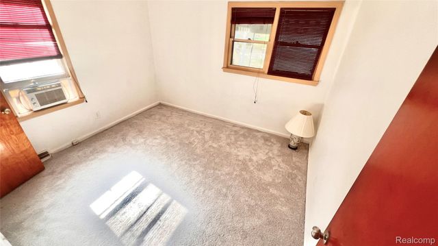 20760 Atlantic Avenue, Warren, MI 48091