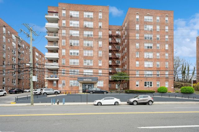 365 Bronx River Road 2B, Yonkers, NY 10704