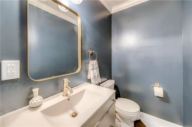 500 Avila Circle, Kansas City, MO 64114