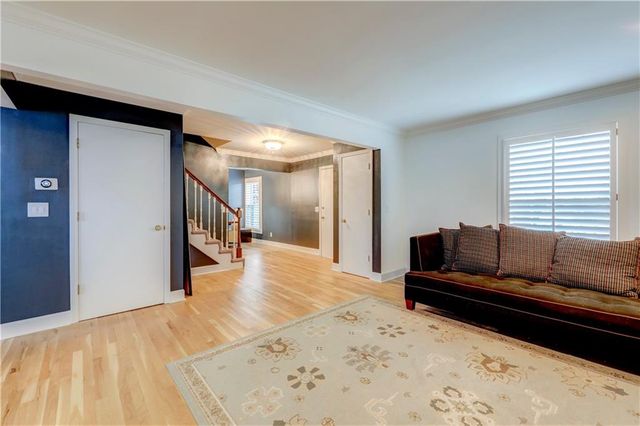 500 Avila Circle, Kansas City, MO 64114
