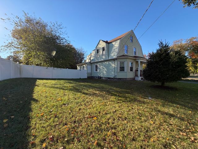 395 West Main St 2, Avon, MA 02322