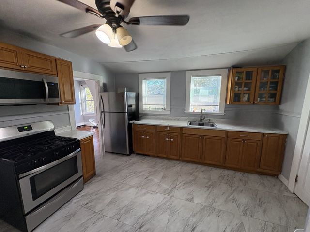 395 West Main St 2, Avon, MA 02322