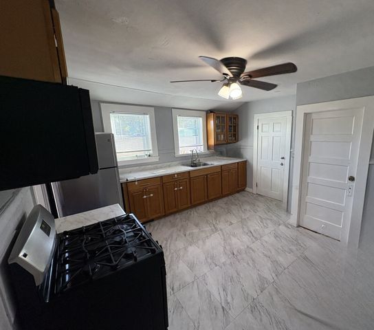 395 West Main St 2, Avon, MA 02322