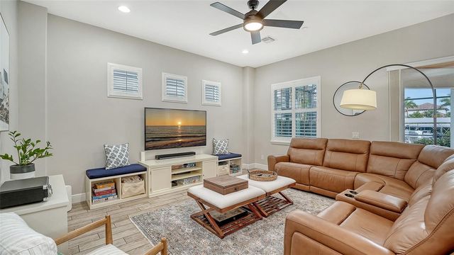 4209 5TH AVENUE NE, Bradenton, FL 34208