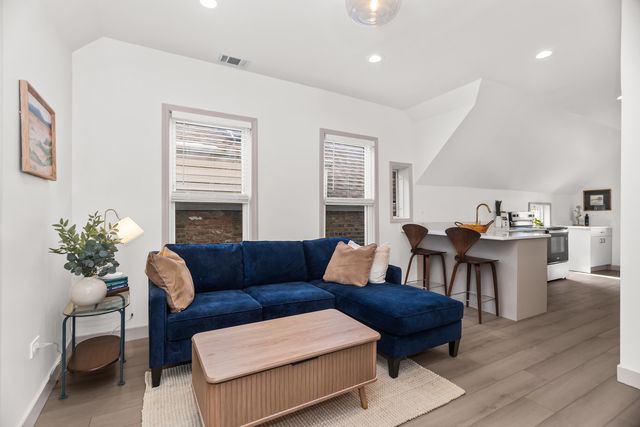 2846 N Troy Street 2, Chicago, IL 60618