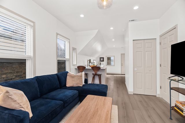 2846 N Troy Street 2, Chicago, IL 60618