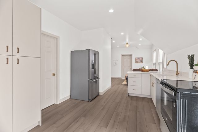 2846 N Troy Street 2, Chicago, IL 60618