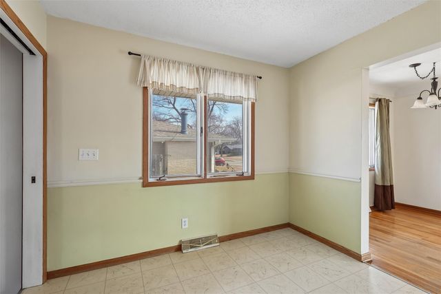 3309 Twana Drive, Des Moines, IA 50310