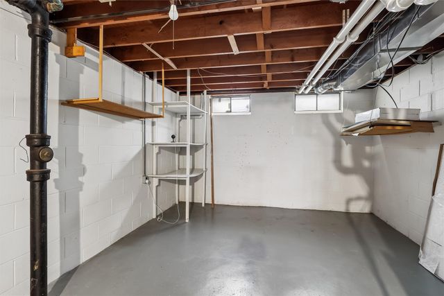 3309 Twana Drive, Des Moines, IA 50310