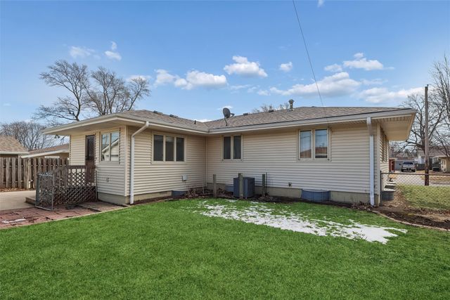 3309 Twana Drive, Des Moines, IA 50310