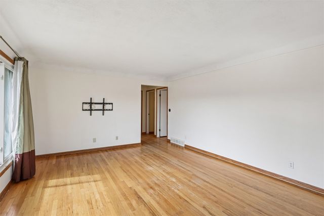 3309 Twana Drive, Des Moines, IA 50310