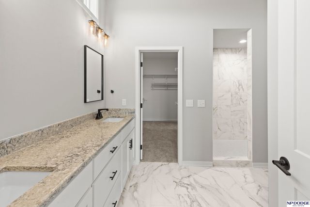 5712 N 199 Street, Elkhorn, NE 68022