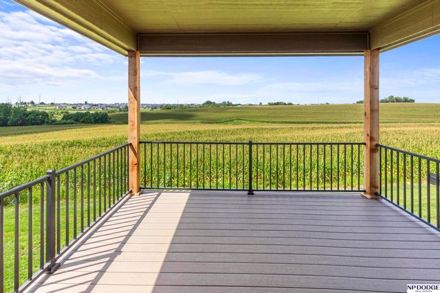 5712 N 199 Street, Elkhorn, NE 68022