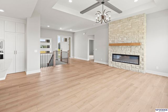 5712 N 199 Street, Elkhorn, NE 68022