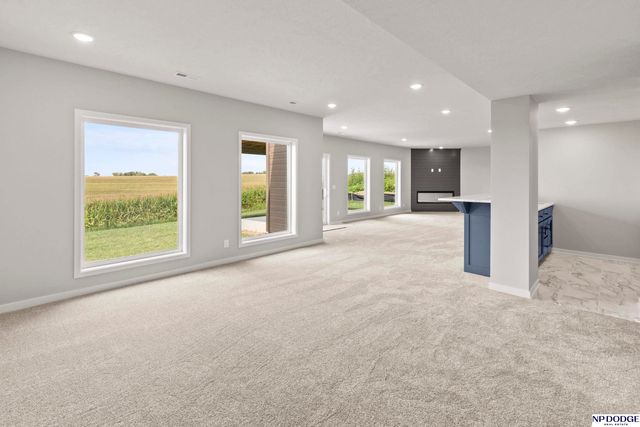 5712 N 199 Street, Elkhorn, NE 68022