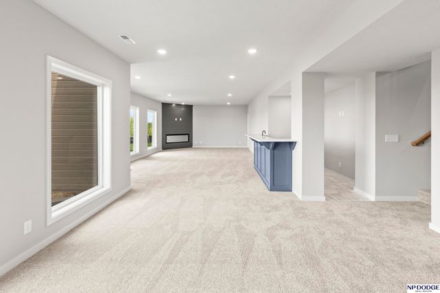 5712 N 199 Street, Elkhorn, NE 68022