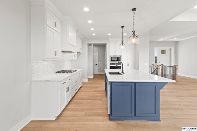 5712 N 199 Street, Elkhorn, NE 68022