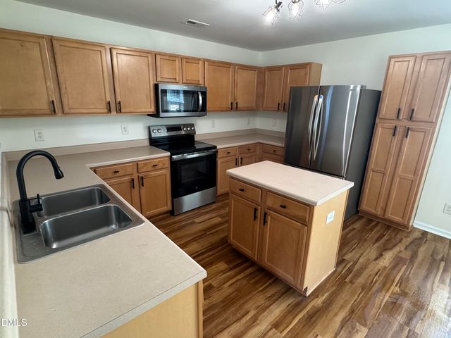 41 Brookhaven Drive, Clayton, NC 27527