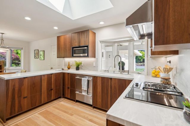 19689 Northampton Drive, Saratoga, CA 95070