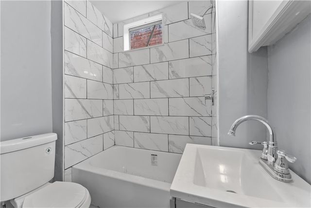 147 Moultrie St, Hill District, PA 15219