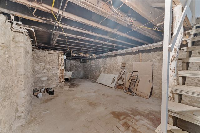 147 Moultrie St, Hill District, PA 15219