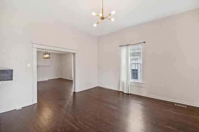 1010 S High St, Columbia, TN 38401