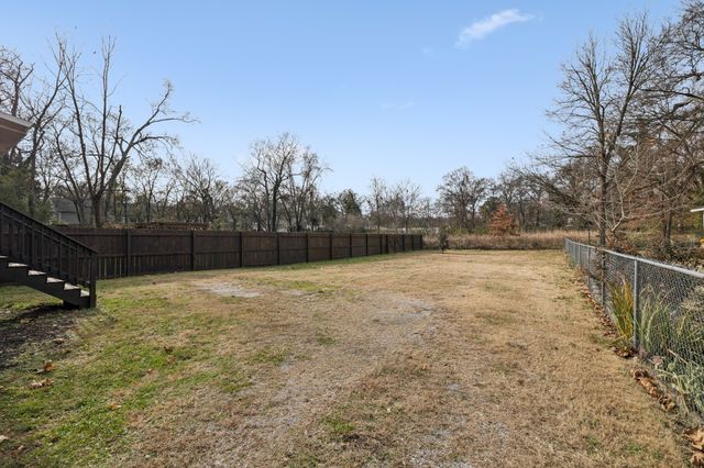 1010 S High St, Columbia, TN 38401