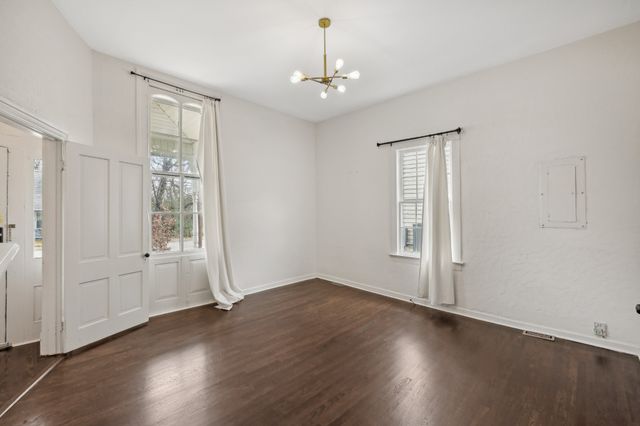 1010 S High St, Columbia, TN 38401