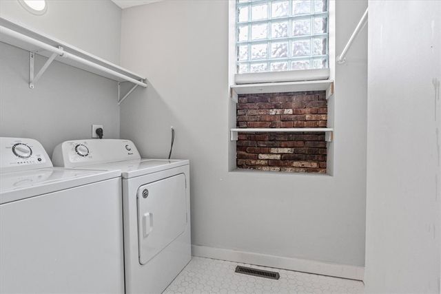 1201 Reddour St, Central North Side, PA 15212