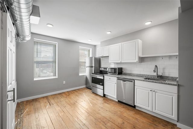 1201 Reddour St, Central North Side, PA 15212