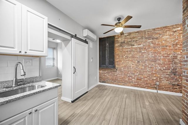 1201 Reddour St, Central North Side, PA 15212