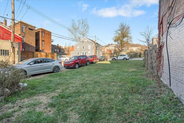 1201 Reddour St, Central North Side, PA 15212