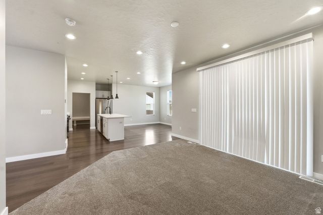 370 W PARKWAY DR, Kaysville, UT 84037