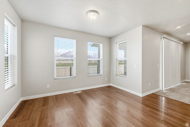 370 W PARKWAY DR, Kaysville, UT 84037