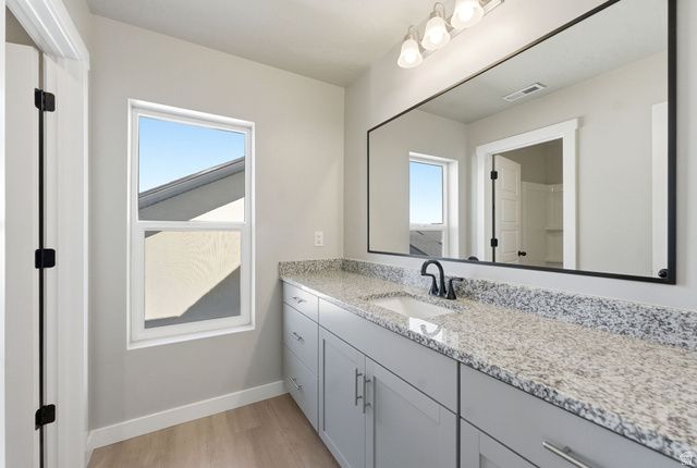 370 W PARKWAY DR, Kaysville, UT 84037