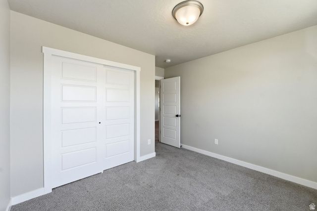 370 W PARKWAY DR, Kaysville, UT 84037