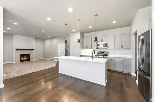 370 W PARKWAY DR, Kaysville, UT 84037