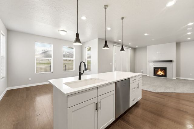 370 W PARKWAY DR, Kaysville, UT 84037