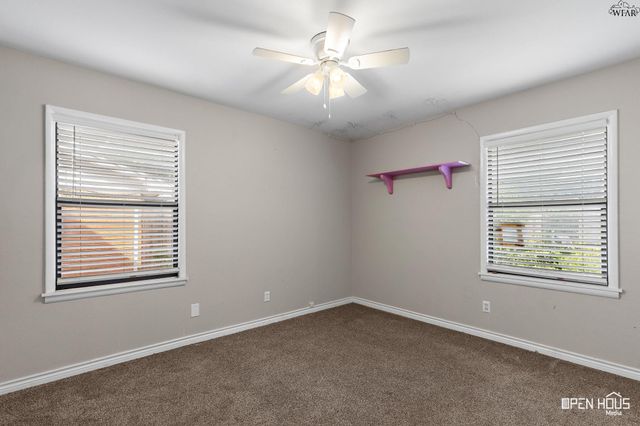 711 W REBECCA AVENUE, Iowa Park, TX 76367