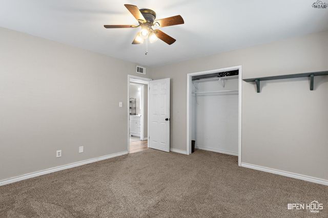 711 W REBECCA AVENUE, Iowa Park, TX 76367