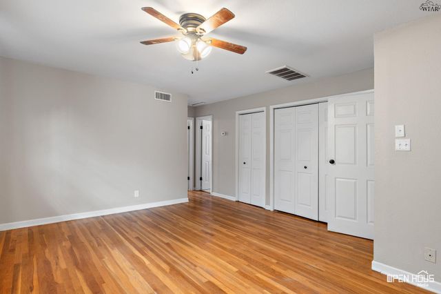 711 W REBECCA AVENUE, Iowa Park, TX 76367