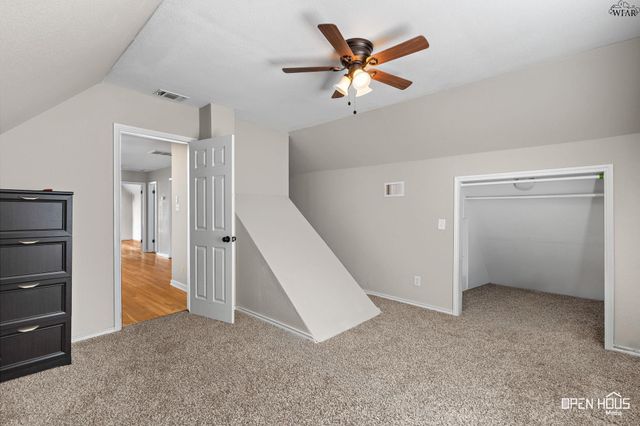 711 W REBECCA AVENUE, Iowa Park, TX 76367