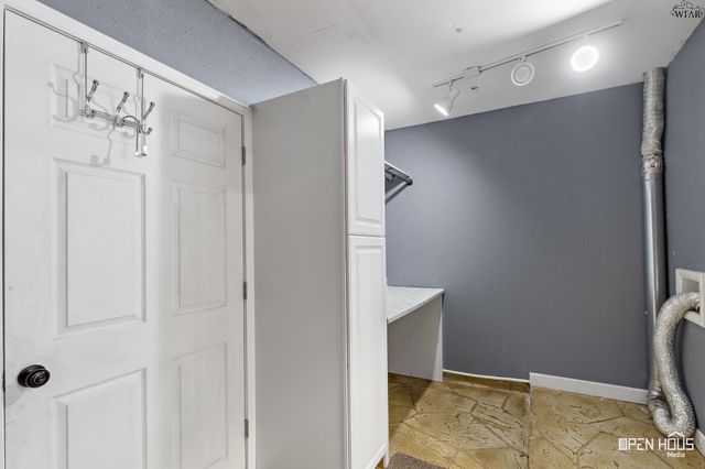 711 W REBECCA AVENUE, Iowa Park, TX 76367